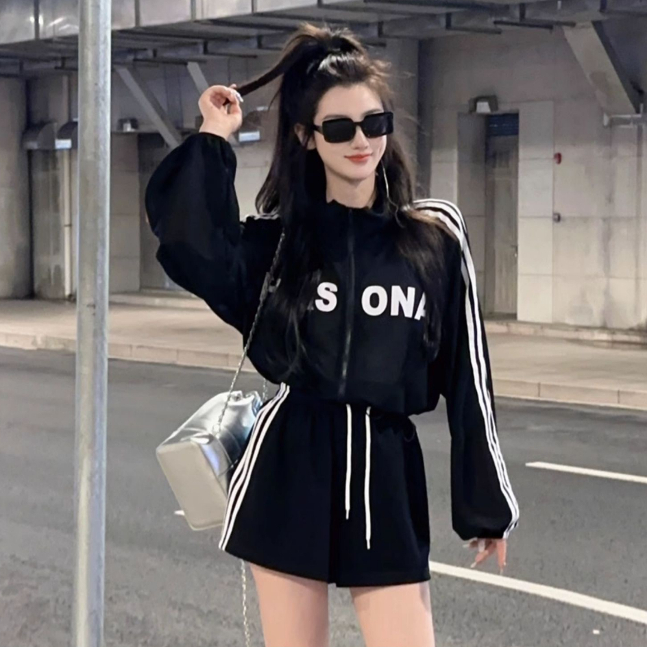 Áo khoác croptop gió dù nữ chất gió nhăn 2 lớp bên trong lót gió lụa SHINE CLOTHES,Áo khoác gió chữ PERS sọc bo tay rút