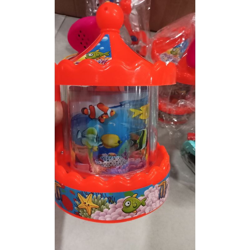 Lồng đèn thủy cung