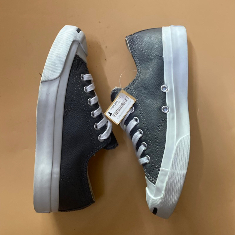 Giày chính hãng đã qua sử dụng