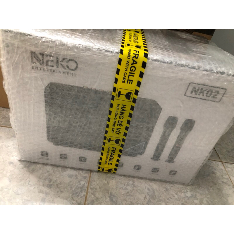 Loa karaoke xách tay chính hãng Neko NK02 (Loa 2 đường tiếng, 1 bass 6.5”, 3 loa treble, công suất đạt 45W-200W, 2 Micro