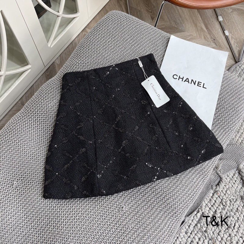 Chân váy dạ dáng A đinh đá hoa QCL1