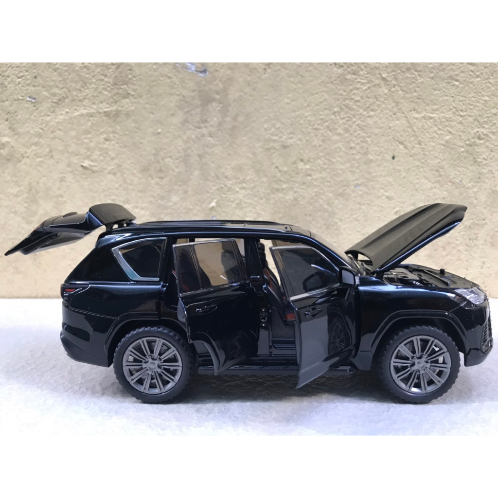 Xe mô hình LEXUS LX600 2024 1:24