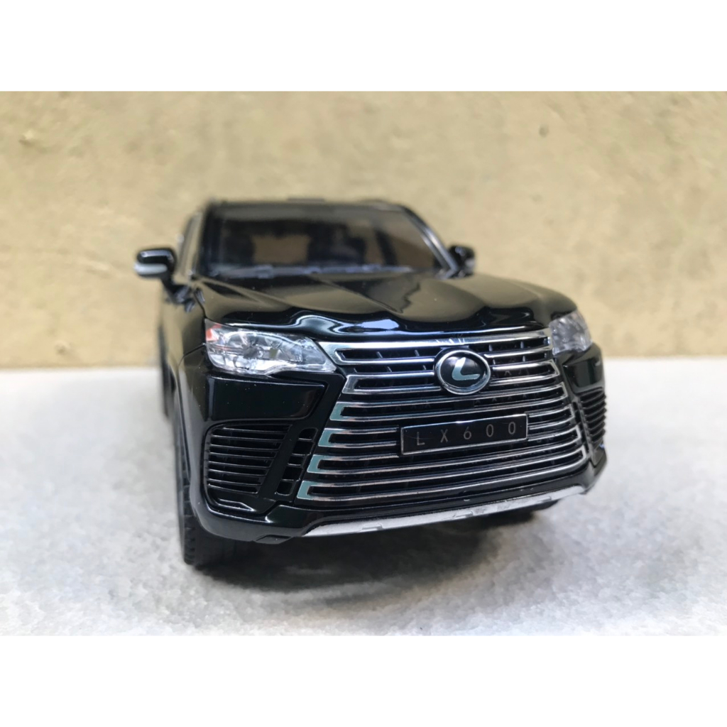 Xe mô hình LEXUS LX600 2024 1:24