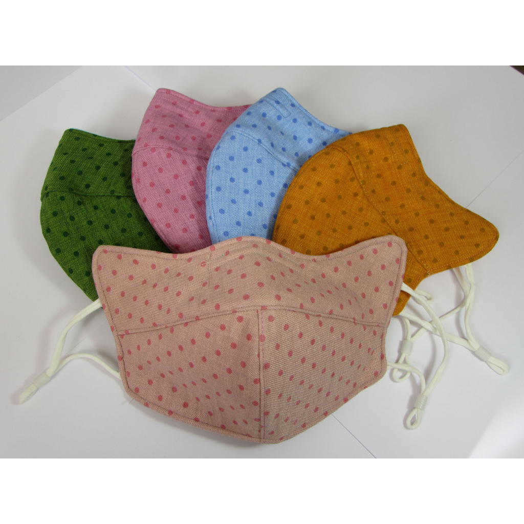 Khẩu trang tai thỏ có kẽm mũi họa tiết bông nhí, có dây rút, nhiều màu
