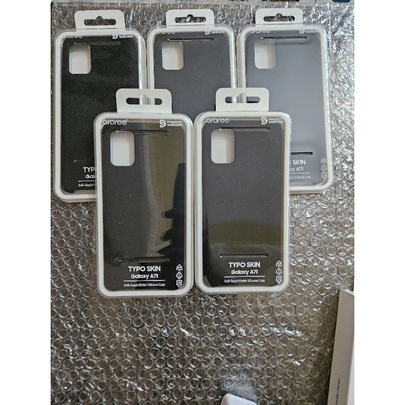 Ốp lưng đen Typo skin samsung A71 chính hãng