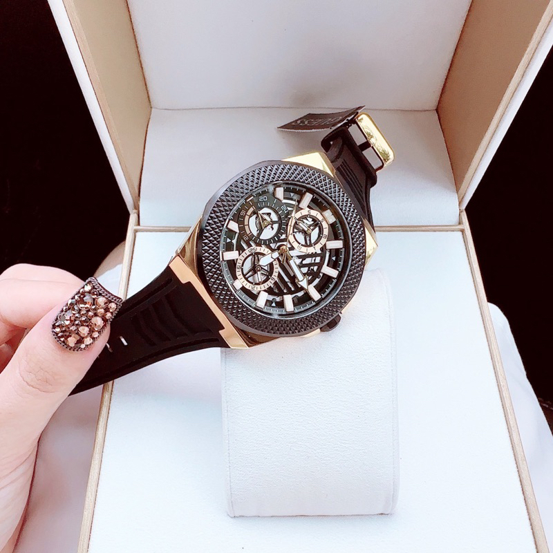 Đồng hồ nam Guess dây cao su, kích thước 44mm