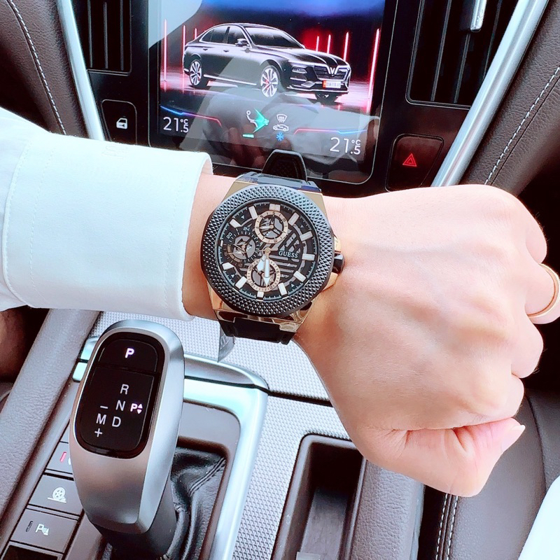 Đồng hồ nam Guess dây cao su, kích thước 44mm