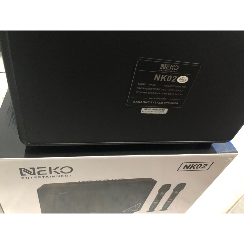 Loa karaoke xách tay chính hãng Neko NK02 (Loa 2 đường tiếng, 1 bass 6.5”, 3 loa treble, công suất đạt 45W-200W, 2 Micro