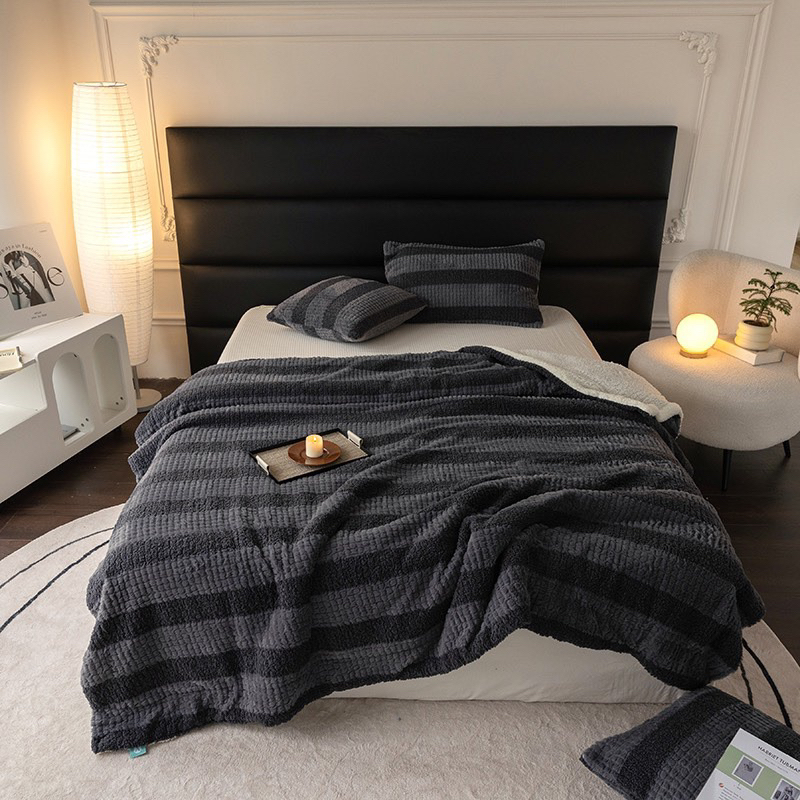 Chăn cừu rabbit blanket mẫu năm 2023 mẫu kẻ ngang