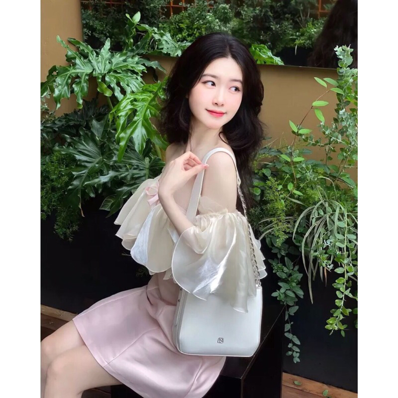 Đầm tafta trễ vai