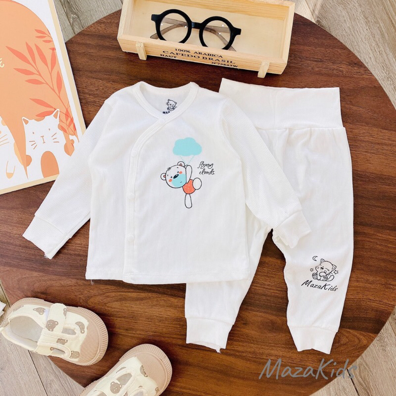 Bộ sơ sinh dài tay tăm lạnh MAZAKIDS cài lệch cúc bấm quần đáp đũng mềm co giãn tốt cho bé từ 3-9KG