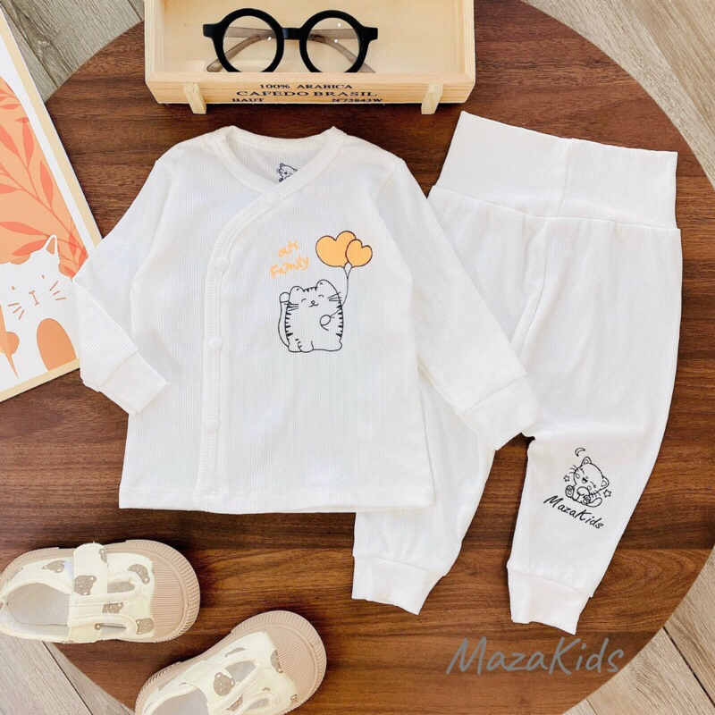 Bộ sơ sinh dài tay tăm lạnh MAZAKIDS cài lệch cúc bấm quần đáp đũng mềm co giãn tốt cho bé từ 3-9KG