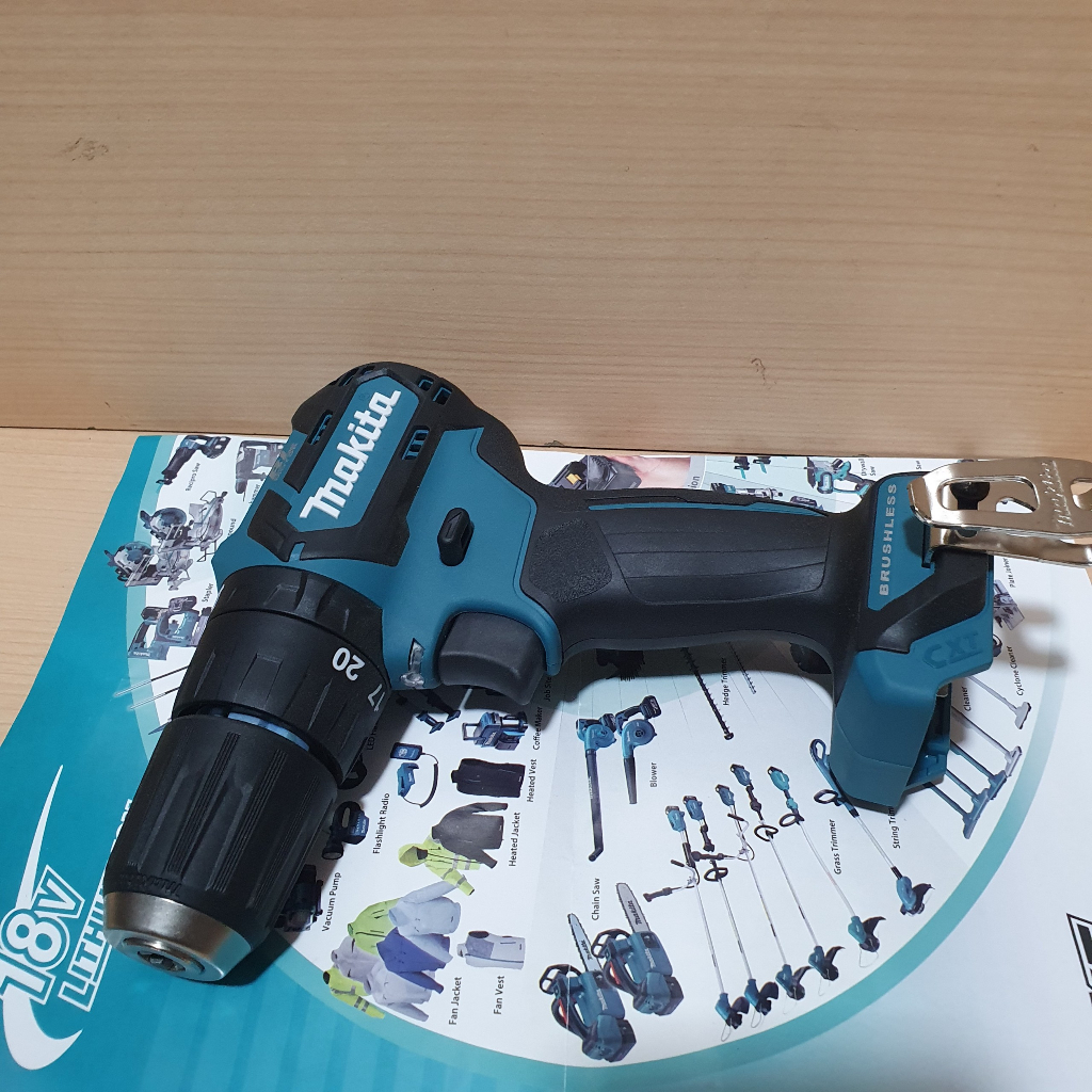 Máy khoan búa và vặn vít dùng pin Makita HP332DZ