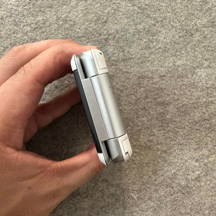 ĐIỆN THOẠI SONY ERICSSON W508 NẮP GẬP MỎNG THỜI TRANG