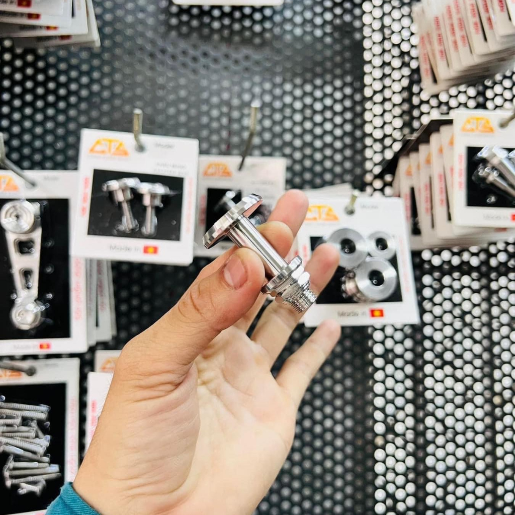 Ốc Treo Pô Sau Inox CTS Mẫu V3 Ngược  Cho Exciter 135 4s , Ex 2010 Inox304