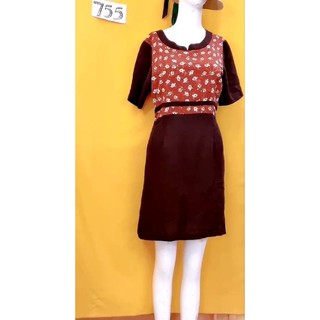 đầm sơmi màu nâu cam (dưới size M+). S755