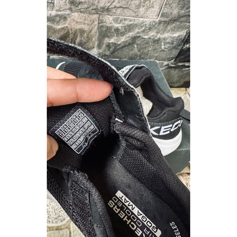 Giày Skechers quai dán