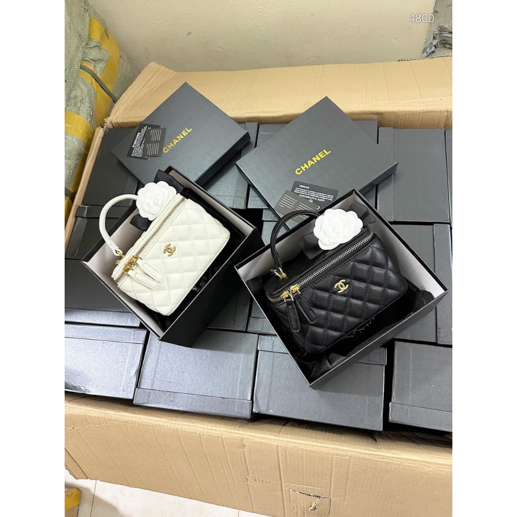 C/H.AN.EL VANITY FLOWER