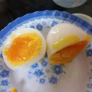 Trứng ngỗng so vườn nhà sạch tốt cho m.ẹ bầ.u- 1 trứng