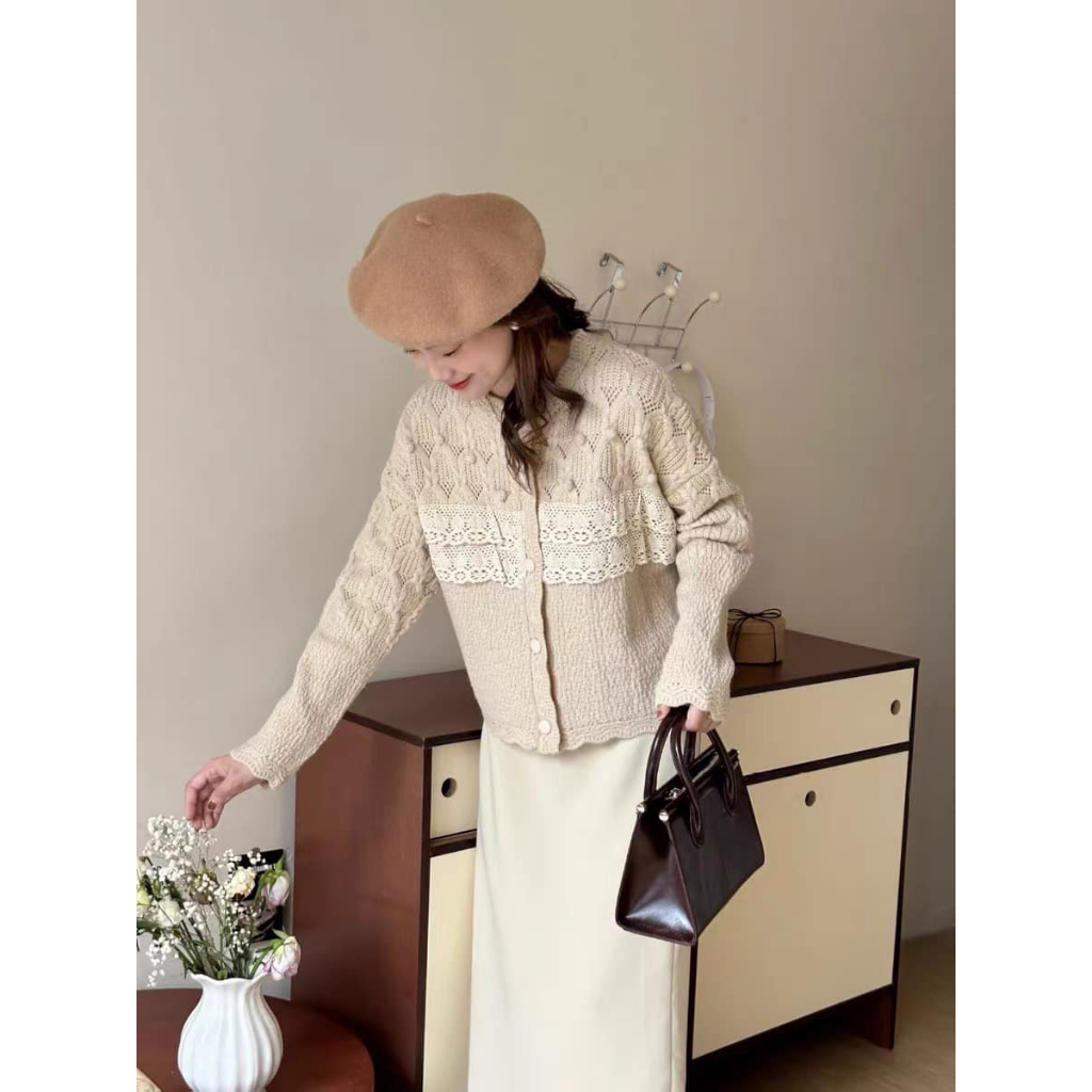 Áo khoác len be phối ren 2 tầng xinh