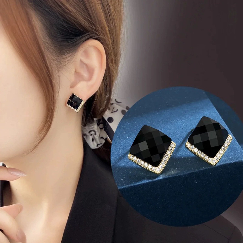bông tai đá đen huyền bí, khuyên tai đá sang chảnh