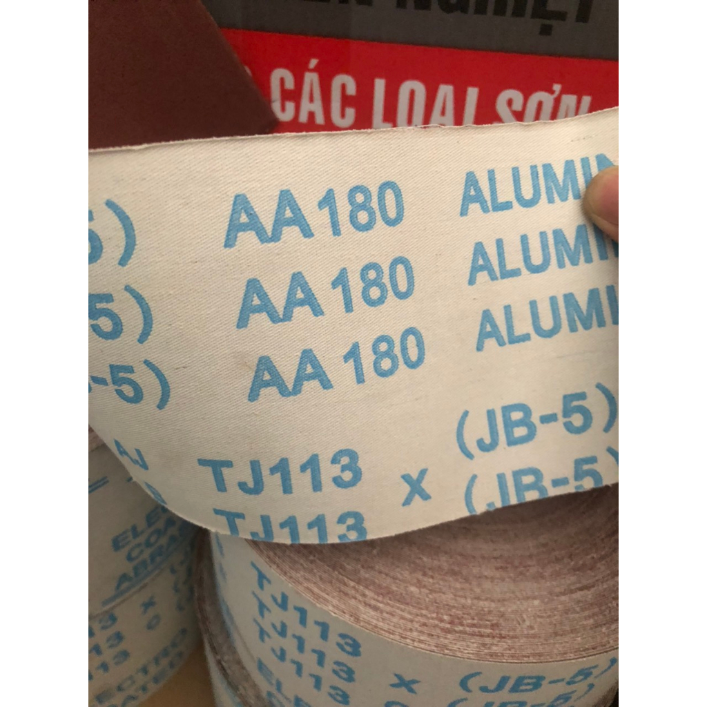 Nhám vải JB5 đỏ khổ 10 cm . Giúp mang lại khả năng mài mòn, đánh bóng sản phẩm