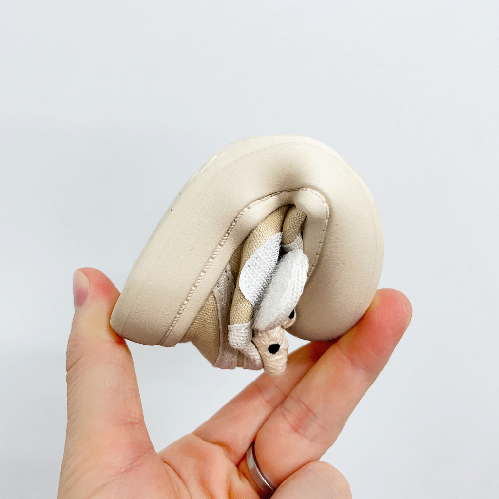 Giày tập đi quai dán tiên lợi gắn Nơ chấm bi dễ thương cho bé gái