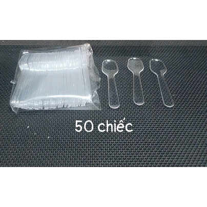Thìa nhựa trong suốt loại bé để ăn sữa chua, chè, cháo, súp
