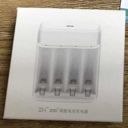 Bộ Sạc Pin AA - AAA XM ZMI PB401 Dùng Cho Pin Zi5/Zi7 BH3