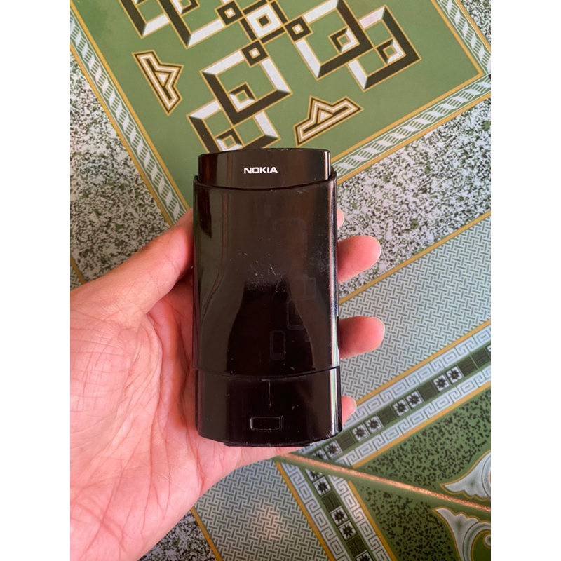 Điện thoại Nokia N72 nghe gọi full còn nắp che thẻ nhớ