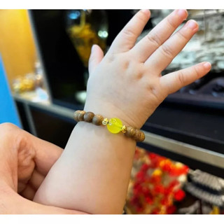 Vòng tay trầm hương mix charm đá phong thủy theo mệnh cho bé mùi thơm nhẹ