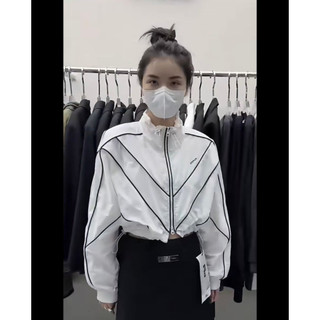 ÁO KHOÁC DÙ CROPTOP LOGO THÊU