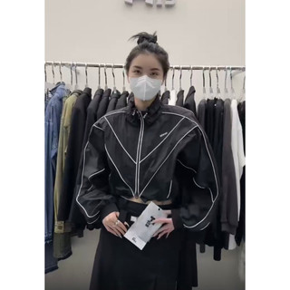 ÁO KHOÁC DÙ CROPTOP LOGO THÊU