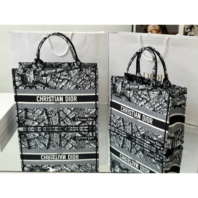 ⭐️Túi dio tote size 36cm& 41cm hot 2023 về đủ màu hàng super cao cấp, fullbox nguyên seal full pk