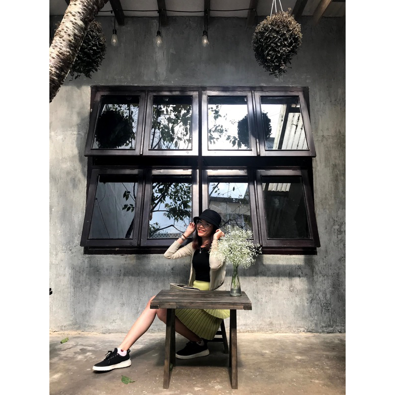 Pass Nón bucket màu đen thêu chữ
