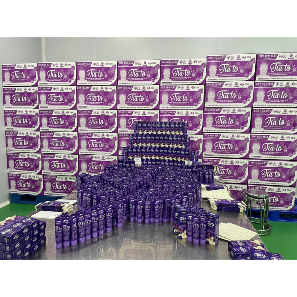 Sữa Rửa Mặt Tía Tô Cúc La Mã 100ml