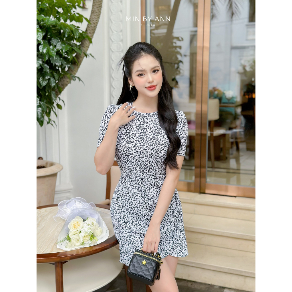Đầm chấm bi ôm A, vạt giao tay bồng nhẹ Amera Dress