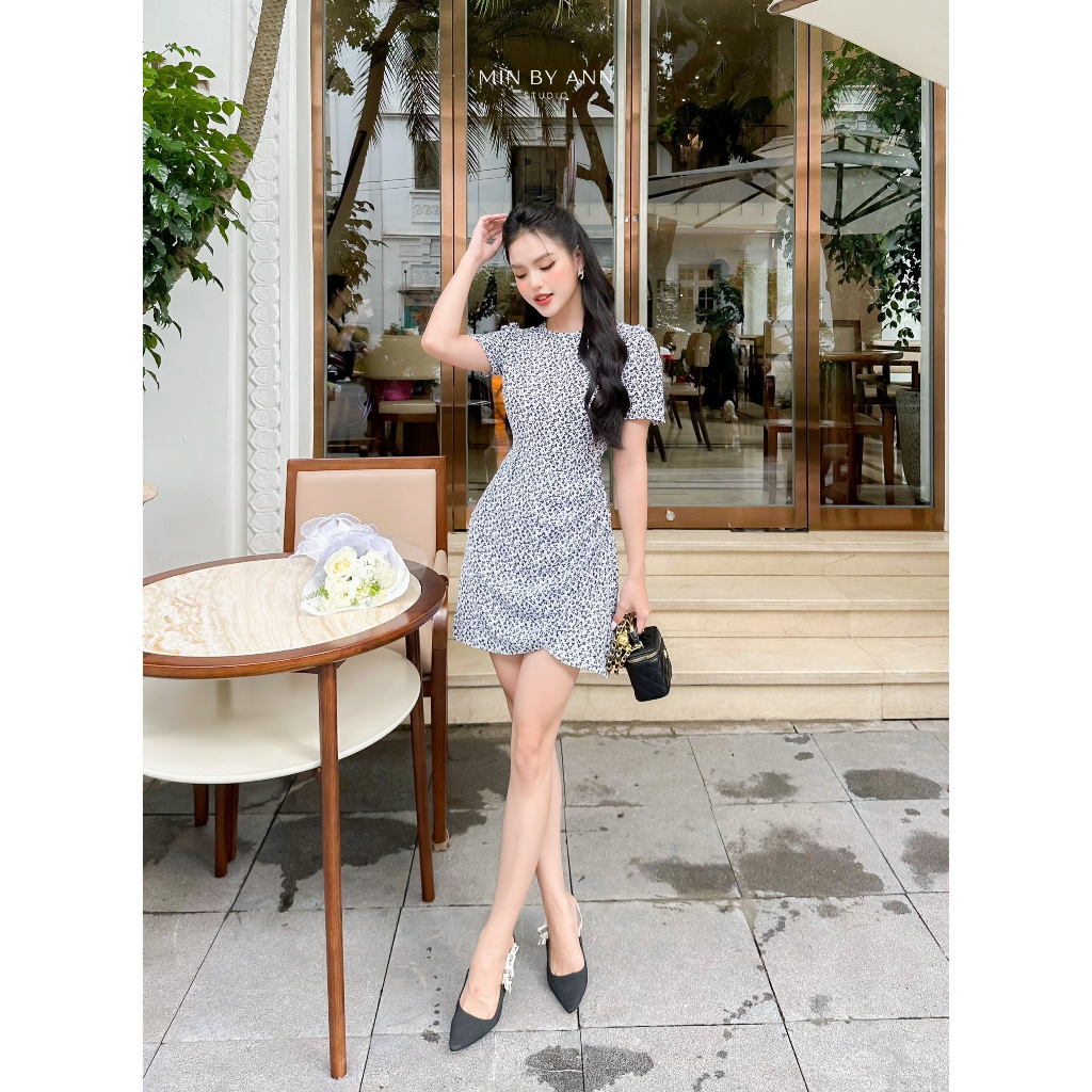 Đầm chấm bi ôm A, vạt giao tay bồng nhẹ Amera Dress