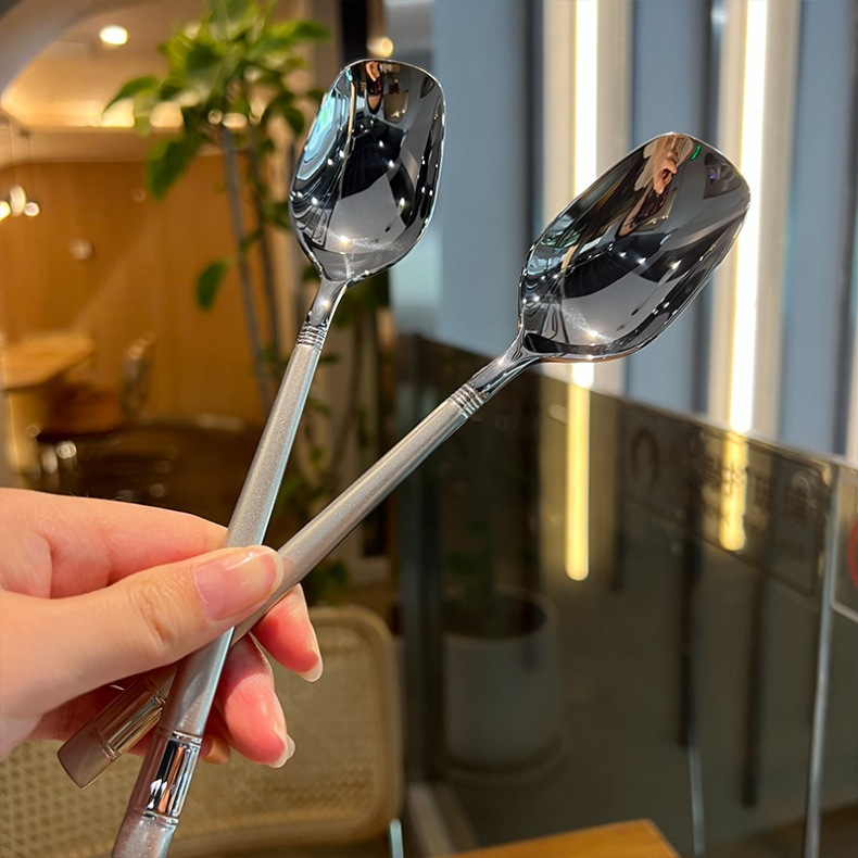 Muỗng inox ăn cơm với thiểt kế sang trọng, Thìa inox cao cấp cán dài tạo điểm nhấn cho những bữa tiệc