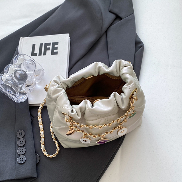 Túi Xách Đeo Chéo Nữ MINGA Da PU Mềm Dây Rút Quai Da Phối Chuông Sticker Trang Trí Đáng Yêu Phong Cách Cá Tính 2685 Y-19