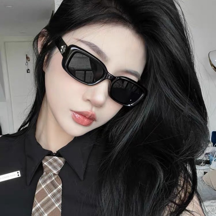 Kính râm nam nữ gọng chữ nhật khuy bạc tròn nhiều màu Kính mắt đi nắng giá rẻ