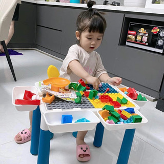 Bàn chơi lắp ghép đa năng kết hợp bàn học cho bé gồm 1 bàn 1 ghế tặng kèm 1 bộ lắp ráp 84 chi tiết