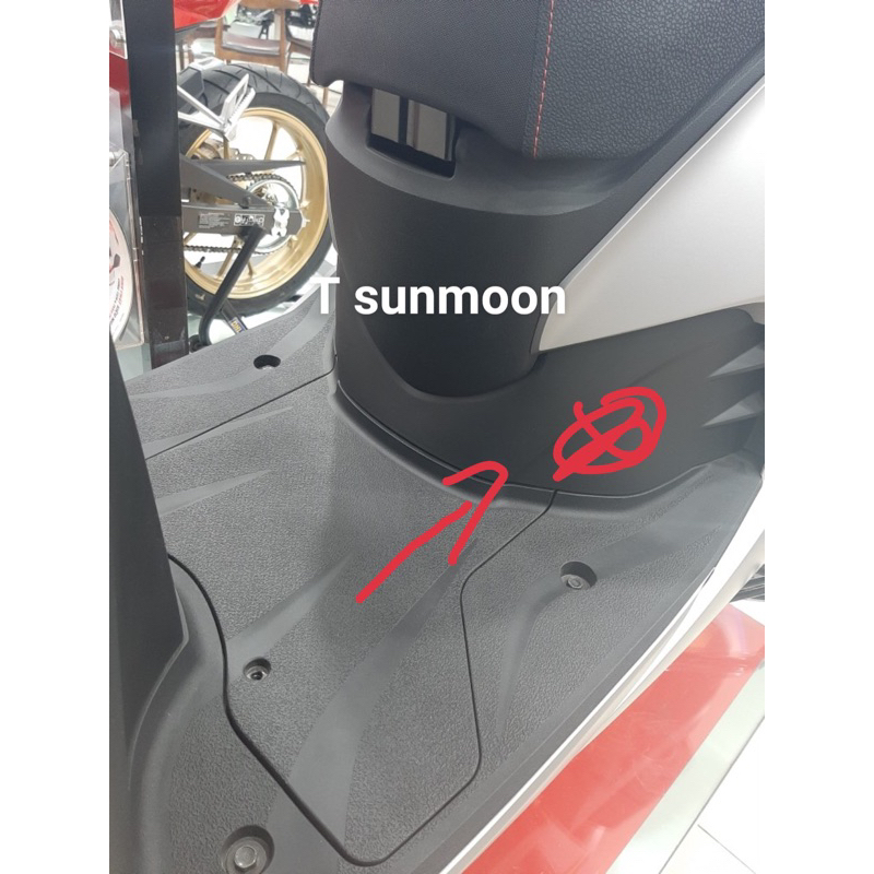 Ốp trung tâm trước B ốp dưới yên sh 350 honda