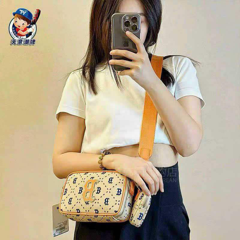 TÚI XÁCH VÀ  COMBO MLBB NYY 2IN1