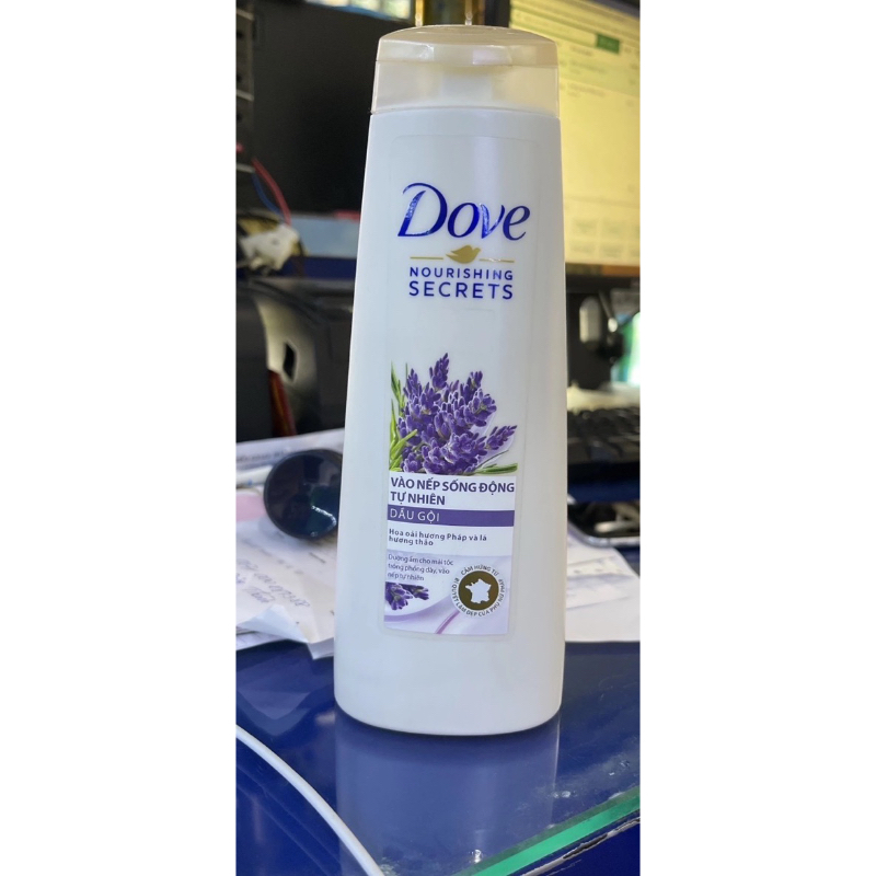 Dầu gội Dove vào nếp sống động tự nhiên 340g