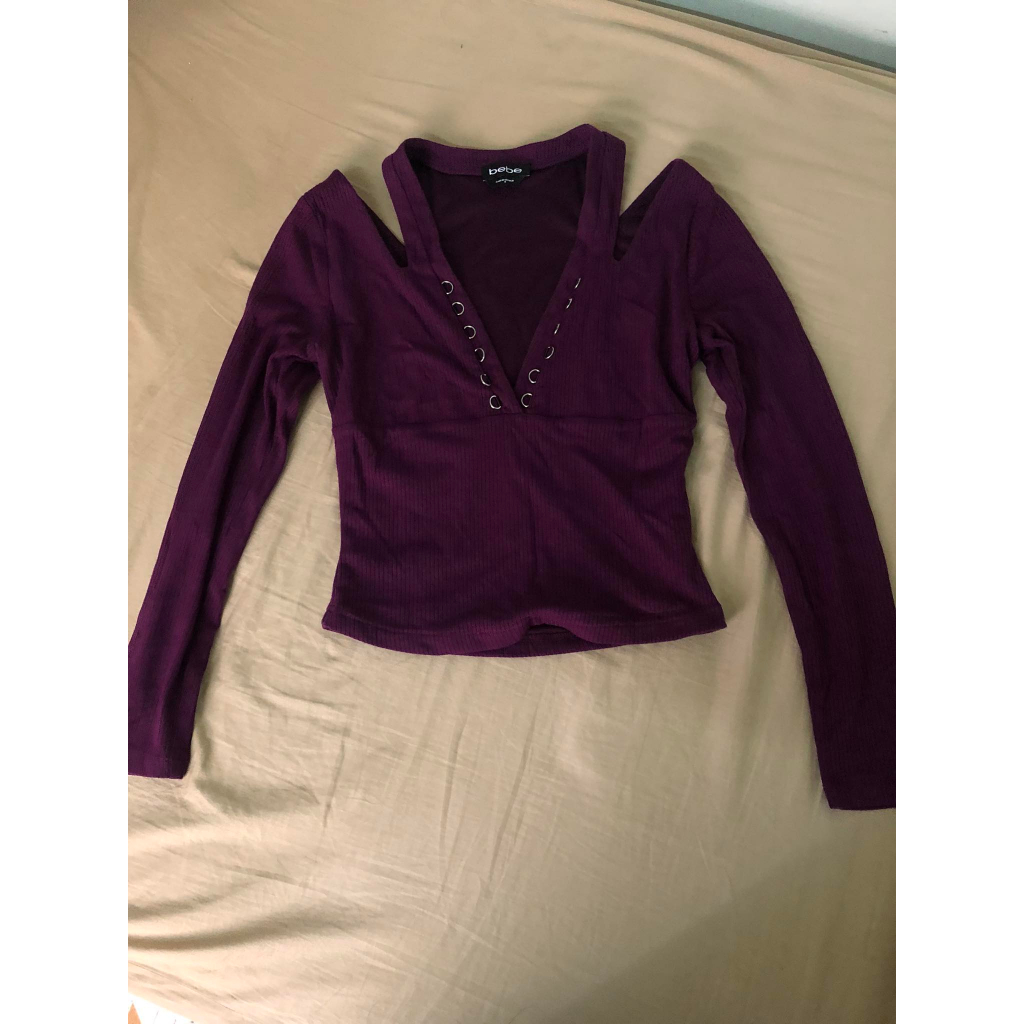 Áo thun khoét vai tay dài, cổ chữ V phong cách sexy, cá tính (2hand)