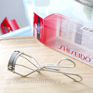 Bấm mi shiseido eyelash curler 213 + refill pad