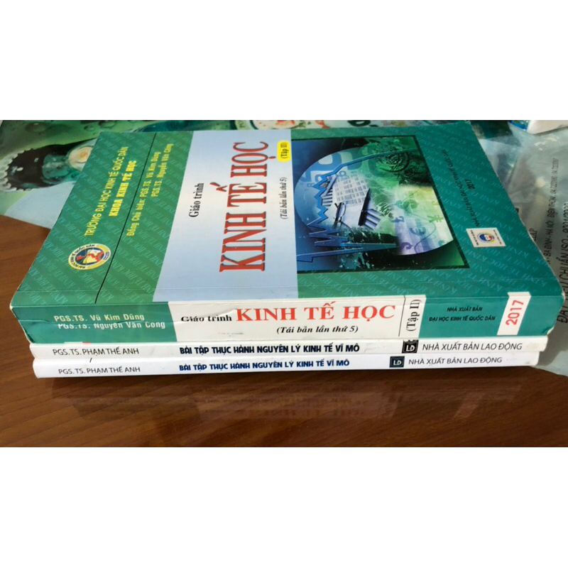 Giáo trình Kinh tế học tập 2  và Hướng dẫn học kinh tế vĩ mô