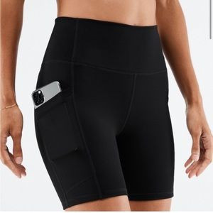 Quần Biker Fabletics có nhiều màu