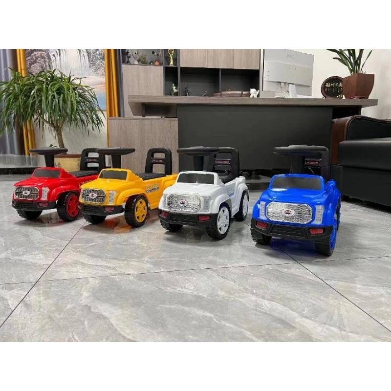 Xe chòi chân ô tô Xiletong cho bé dưới 4 tuổi